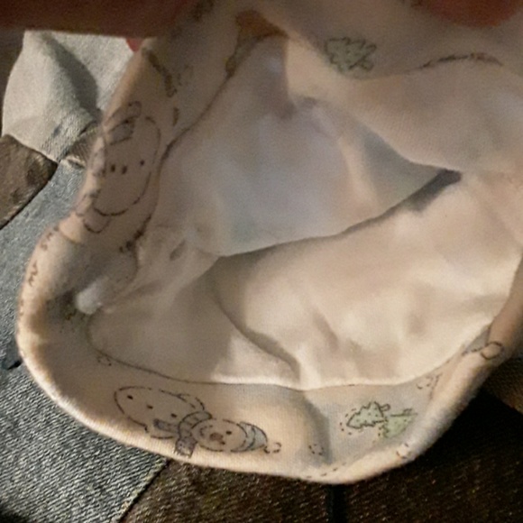 2-- BABY HATS 6--9 MONTHS  AND NEWBORN. - Picture 5 of 6